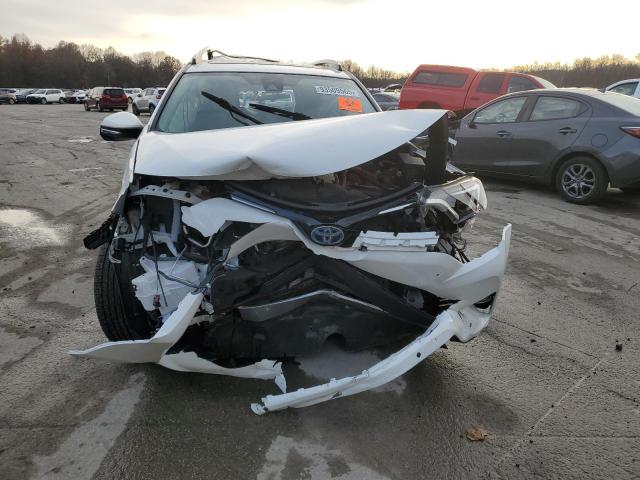 JTMRJREV4HD067170 - 2017 TOYOTA RAV4 HV LE WHITE photo 5