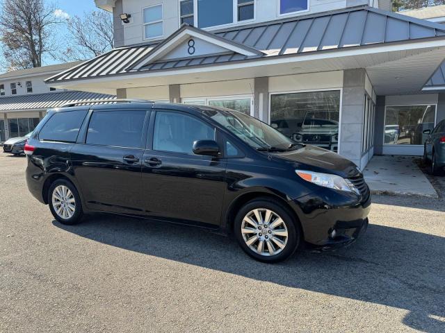 2014 TOYOTA SIENNA XLE, 