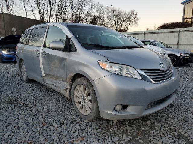 5TDYK3DC0FS663674 - 2015 TOYOTA SIENNA XLE ლურჯი ფოტო 4