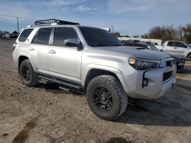 JTEZU5JR9J5171688 - 2018 TOYOTA 4RUNNER SR5 SILVER photo 4