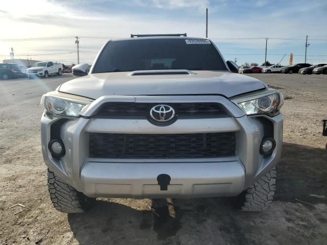 JTEZU5JR9J5171688 - 2018 TOYOTA 4RUNNER SR5 SILVER photo 5