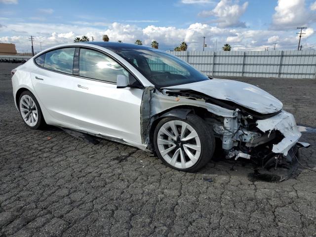 5YJ3E1EB1NF259099 - 2022 TESLA MODEL 3 თეთრი ფოტო 4