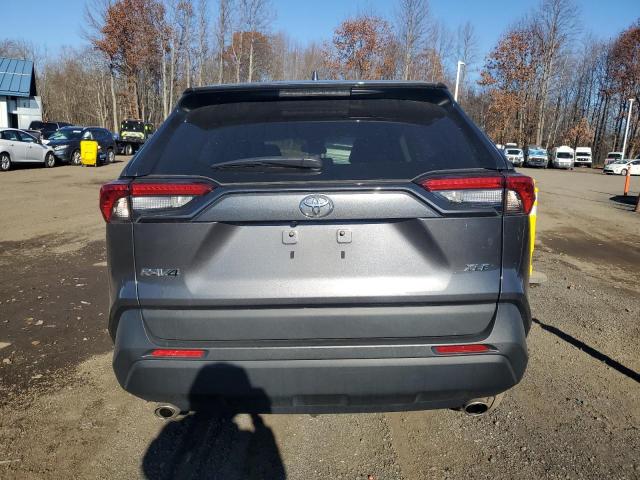 2T3W1RFV4RW323250 - 2024 TOYOTA RAV4 XLE Grau Foto 6