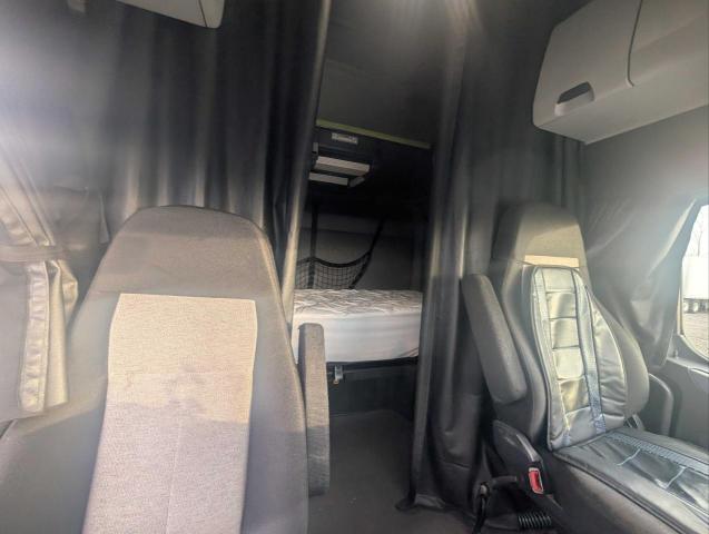 3AKJHHDR3JSJW4280 - 2018 FREIGHTLINER CASCADIA 1 Beyaz fotoğraf 6