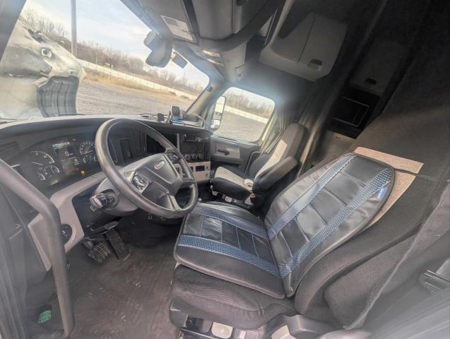 3AKJHHDR3JSJW4280 - 2018 FREIGHTLINER CASCADIA 1 Beyaz fotoğraf 9