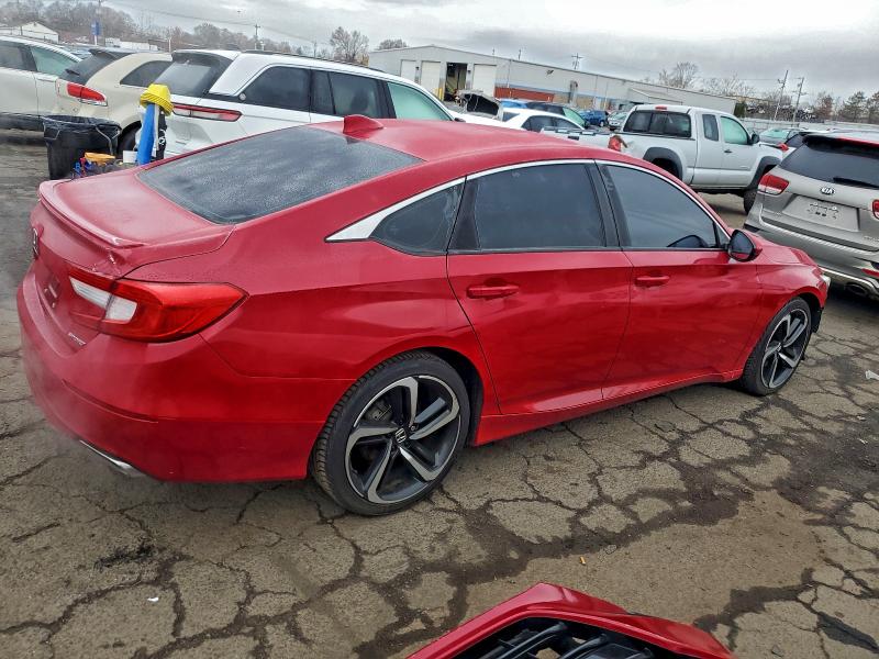 1HGCV1F33JA094572 - 2018 HONDA ACCORD SPORT Rouge photo 3