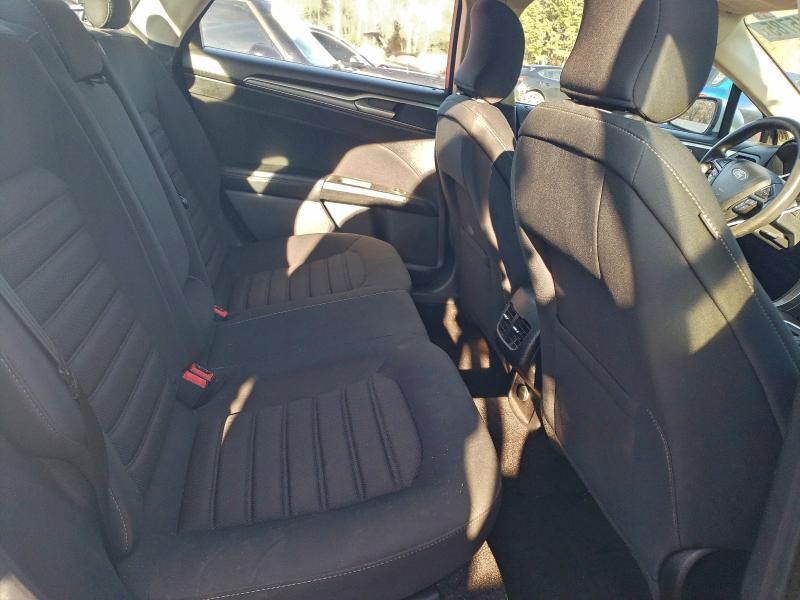 3FA6P0HD3JR265645 - 2018 FORD FUSION SE ვერცხლისფერი ფოტო 10