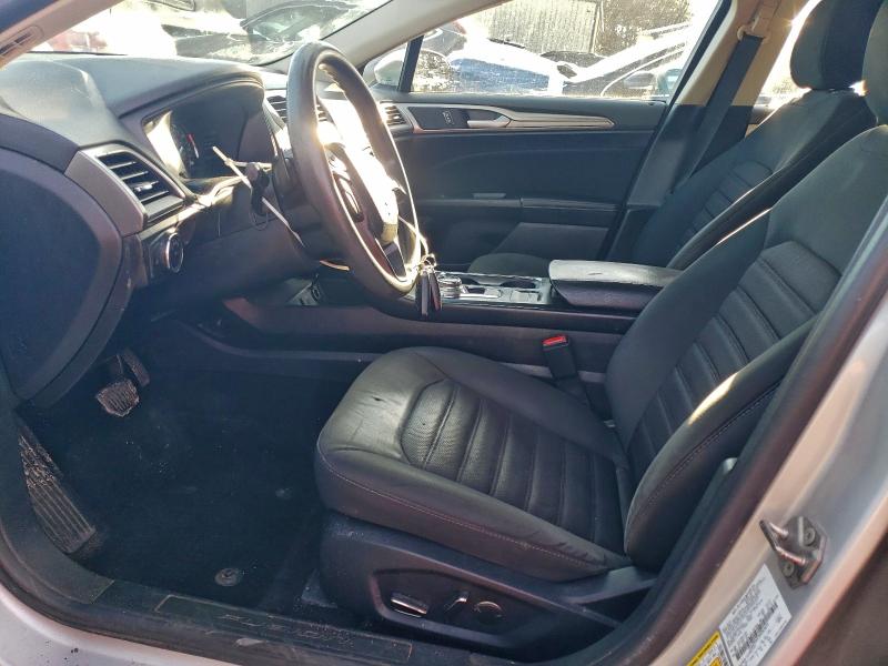 3FA6P0HD3JR265645 - 2018 FORD FUSION SE ვერცხლისფერი ფოტო 7