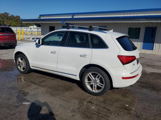 WA1C2AFP0HA097766 - 2017 AUDI Q5 PREMIUM WHITE photo 2