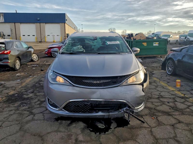 2C4RC1EGXHR832621 - 2017 CHRYSLER PACIFICA TOURING L PLUS SILVER photo 5