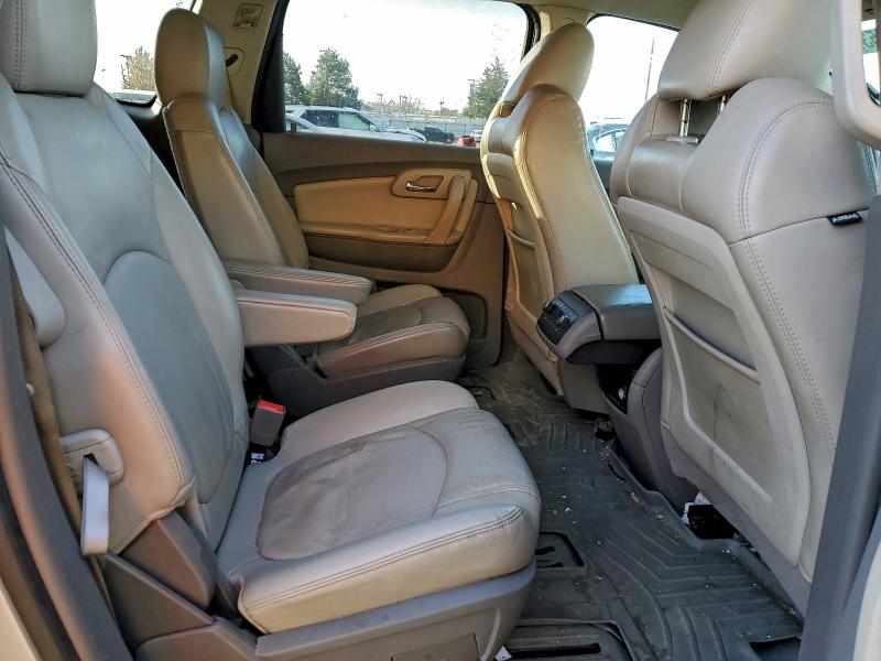 1GNKRJED2BJ175998 - 2011 CHEVROLET TRAVERSE LT SILVER photo 11