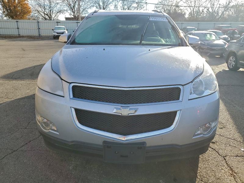1GNKRJED2BJ175998 - 2011 CHEVROLET TRAVERSE LT SILVER photo 5