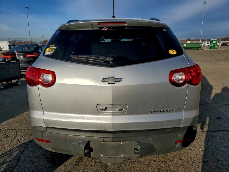 1GNKRJED2BJ175998 - 2011 CHEVROLET TRAVERSE LT SILVER photo 6
