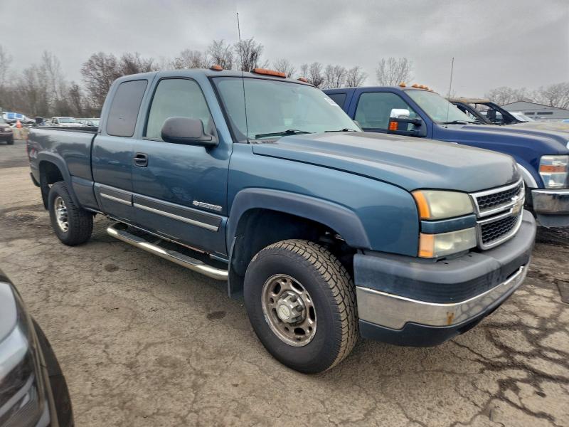1GCHK29U76E207253 - 2006 CHEVROLET SILVERADO K2500 HEAVY DUTY BLUE photo 4