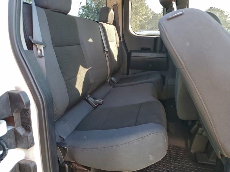 1N6BA0CH3BN303302 - 2011 NISSAN TITAN S 白色 照片 10