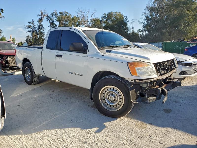 1N6BA0CH3BN303302 - 2011 NISSAN TITAN S 白色 照片 4