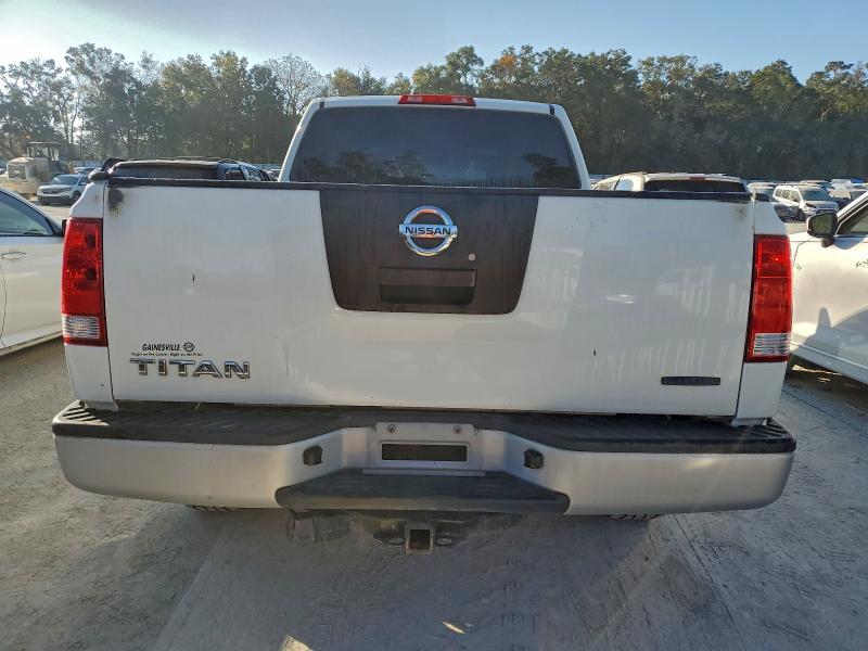 1N6BA0CH3BN303302 - 2011 NISSAN TITAN S 白色 照片 6