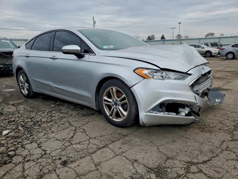3FA6P0HD1JR217495 - 2018 FORD FUSION SE Srebrny zdjęcie 4