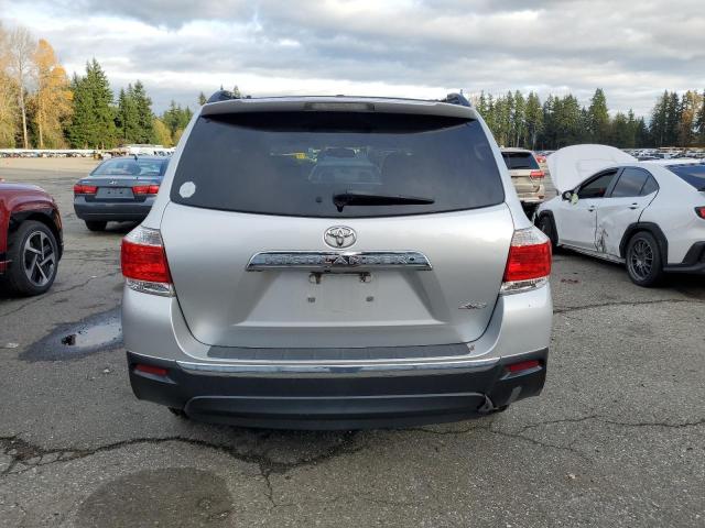 5TDBK3EH6DS209247 - 2013 TOYOTA HIGHLANDER BASE Argent photo 6