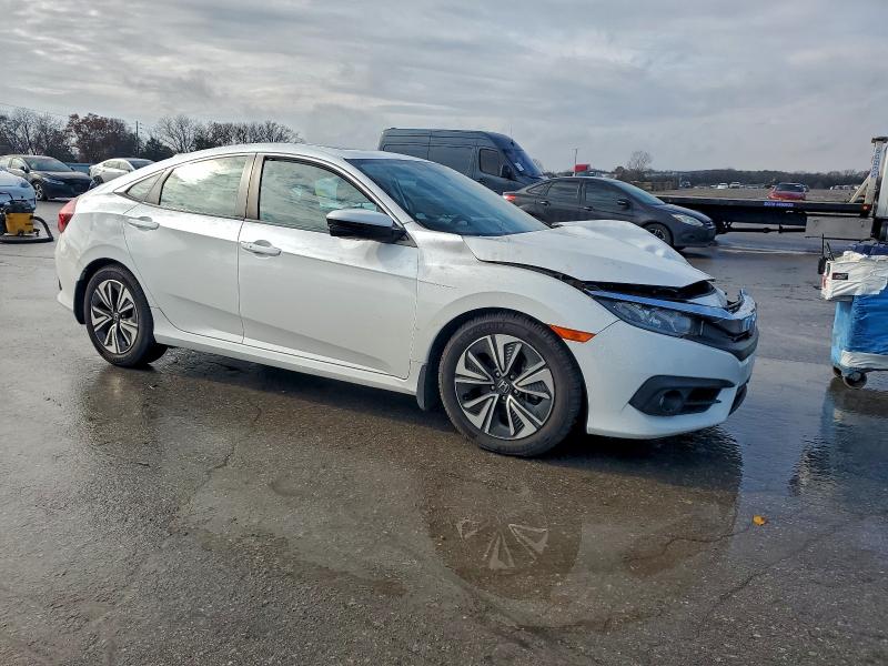 19XFC1F33HE028631 - 2017 HONDA CIVIC EX WHITE photo 4