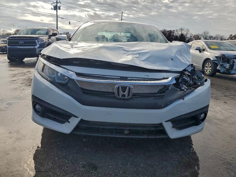 19XFC1F33HE028631 - 2017 HONDA CIVIC EX WHITE photo 5