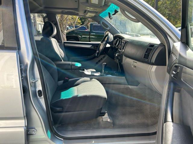 JTEBU14R640023652 - 2004 TOYOTA 4RUNNER SR5 银色 照片 5