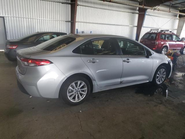 JTDBCMFE9R3033617 - 2024 TOYOTA COROLLA LE SILVER photo 3