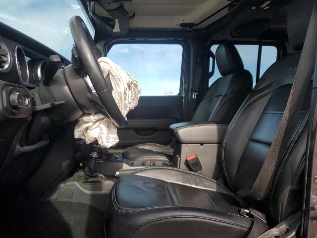 1C4HJXEG8JW166165 - 2018 JEEP WRANGLER U SAHARA Темно-сірий фото 7