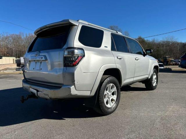 JTEBU5JRXE5159959 - 2014 TOYOTA 4RUNNER SR5 银色 照片 2