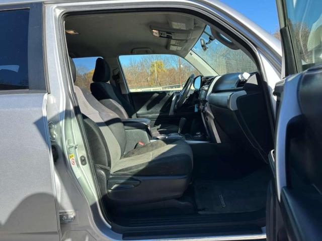 JTEBU5JRXE5159959 - 2014 TOYOTA 4RUNNER SR5 银色 照片 4