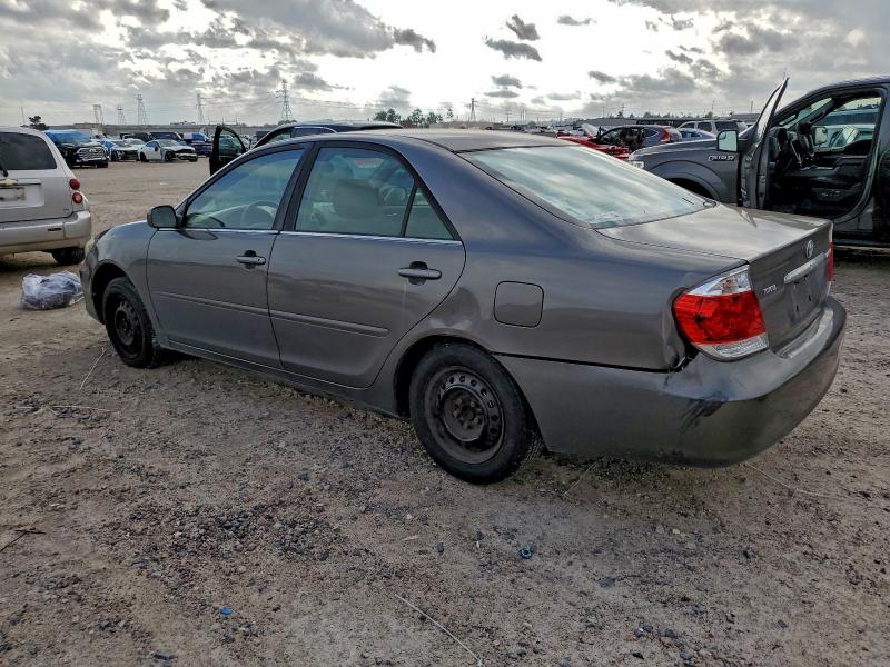 4T1BE30K85U520018 - 2005 TOYOTA CAMRY LE GRAY photo 2