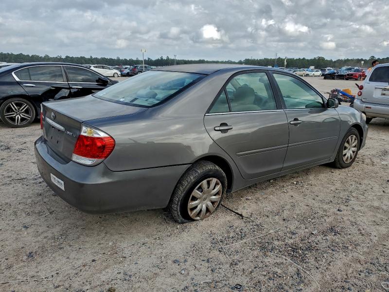4T1BE30K85U520018 - 2005 TOYOTA CAMRY LE GRAY photo 3