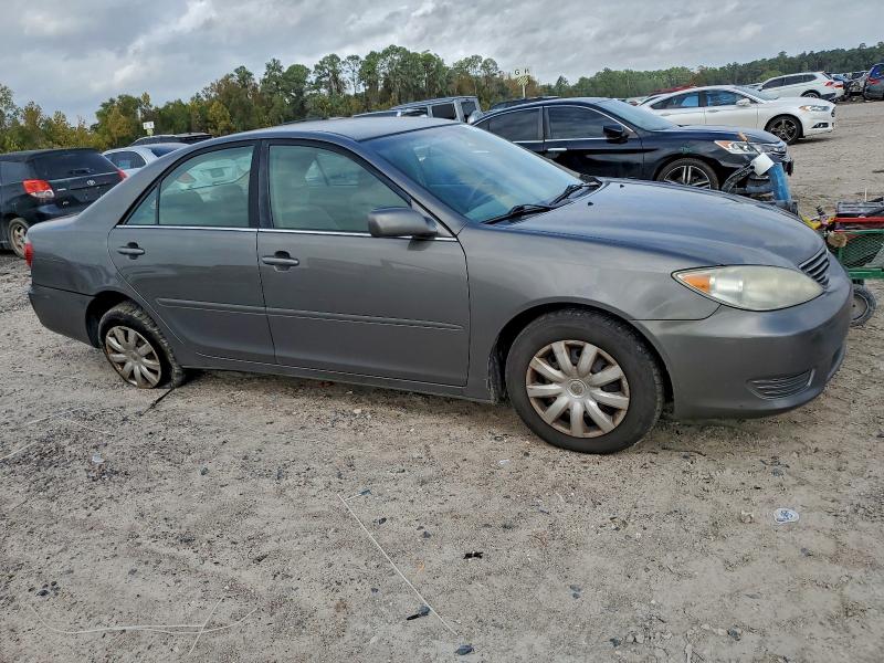 4T1BE30K85U520018 - 2005 TOYOTA CAMRY LE GRAY photo 4