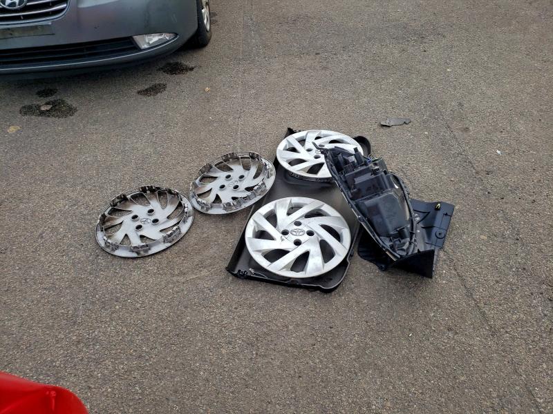 JTDKDTB32F1093743 - 2015 TOYOTA PRIUS C Rouge photo 12