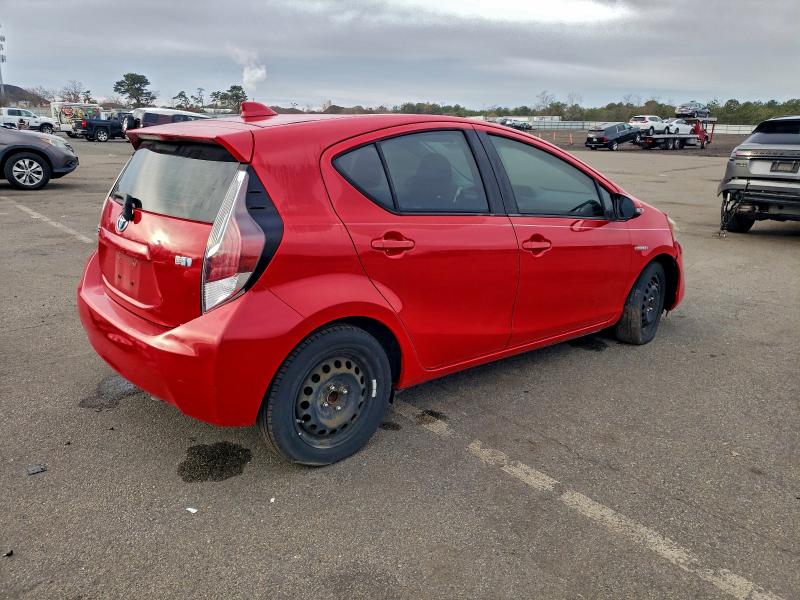 JTDKDTB32F1093743 - 2015 TOYOTA PRIUS C Rouge photo 3