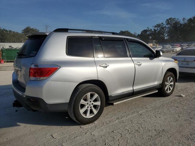 5TDZA3EH6CS025846 - 2012 TOYOTA HIGHLANDER BASE 银色 照片 3