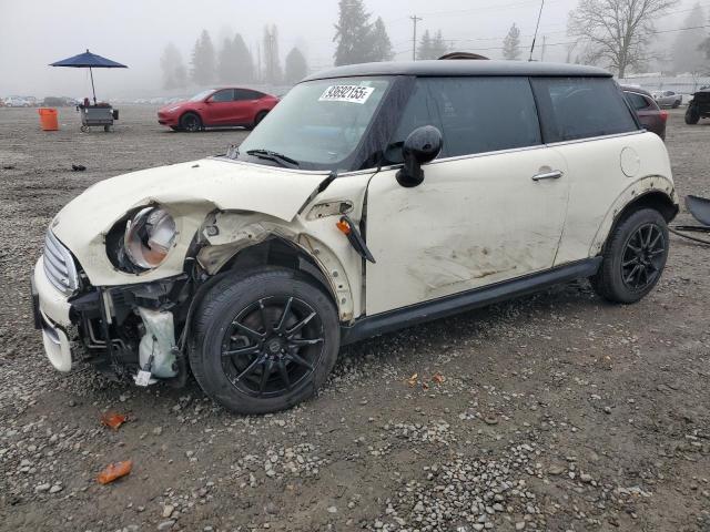 2011 MINI COOPER, 