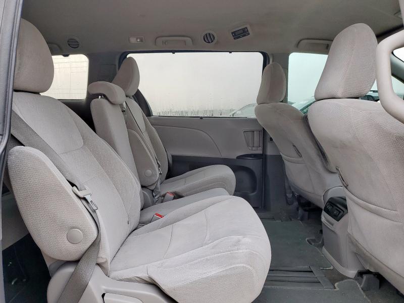 5TDKZ3DC3KS976374 - 2019 TOYOTA SIENNA LE BLUE photo 11