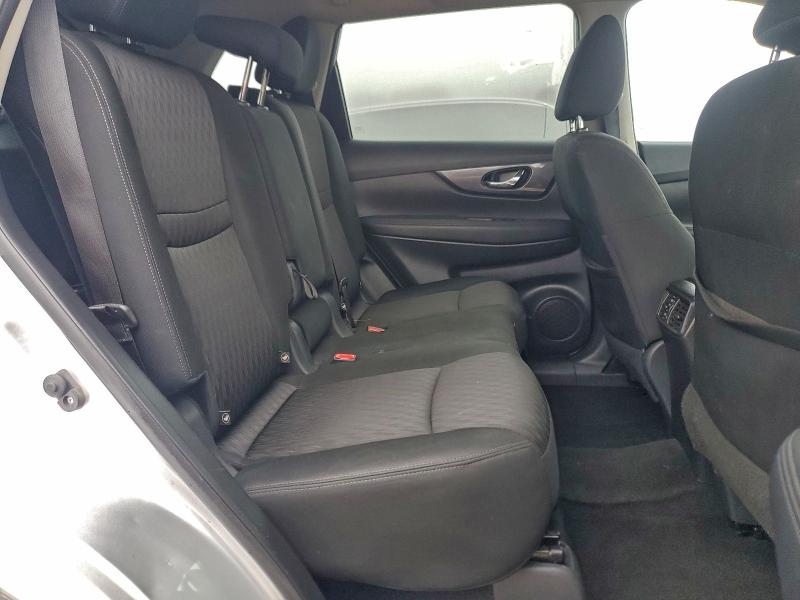 KNMAT2MV3JP579006 - 2018 NISSAN ROGUE S ვერცხლისფერი ფოტო 11