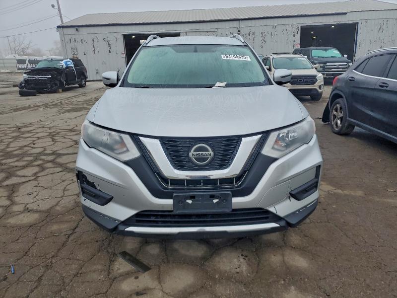KNMAT2MV3JP579006 - 2018 NISSAN ROGUE S ვერცხლისფერი ფოტო 5