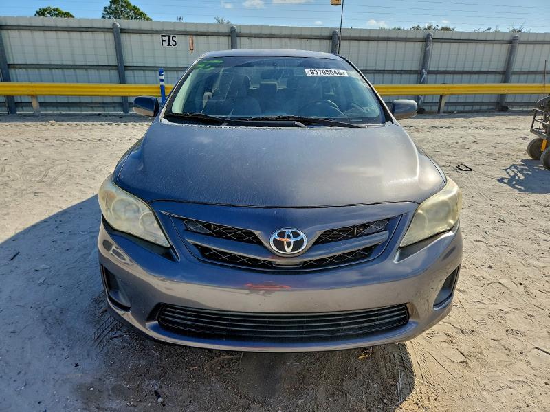 5YFBU4EE5CP007528 - 2012 TOYOTA COROLLA BASE GRAY photo 5
