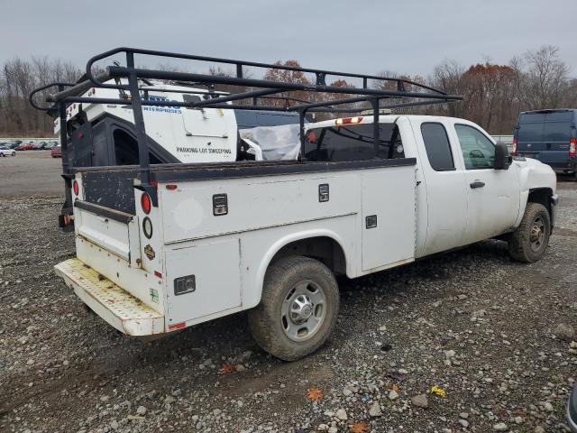 1GB2CVCG4BZ284192 - 2011 CHEVROLET SILVERADO C2500 HEAVY DUTY WHITE photo 3