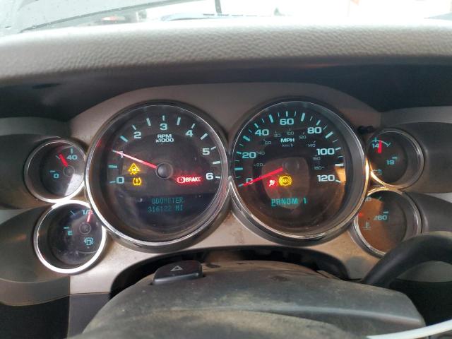 1GB2CVCG4BZ284192 - 2011 CHEVROLET SILVERADO C2500 HEAVY DUTY WHITE photo 9