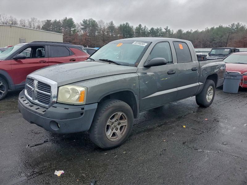 2005 DODGE DAKOTA QUAD SLT, 