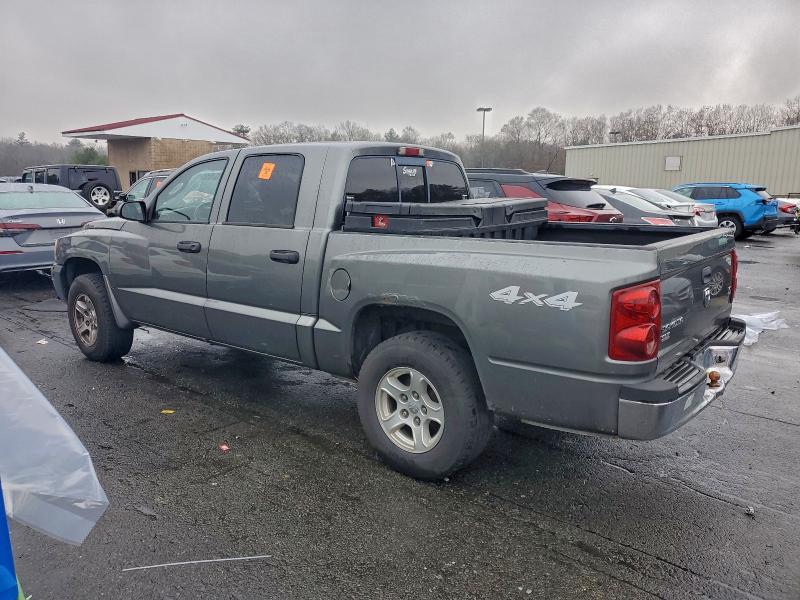 1D7HW48N35S365802 - 2005 DODGE DAKOTA QUAD SLT GRAY photo 2