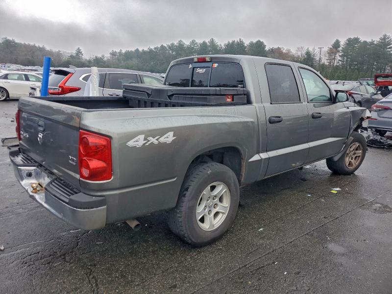 1D7HW48N35S365802 - 2005 DODGE DAKOTA QUAD SLT GRAY photo 3