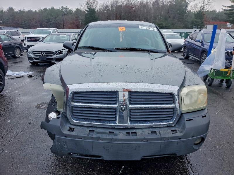 1D7HW48N35S365802 - 2005 DODGE DAKOTA QUAD SLT GRAY photo 5