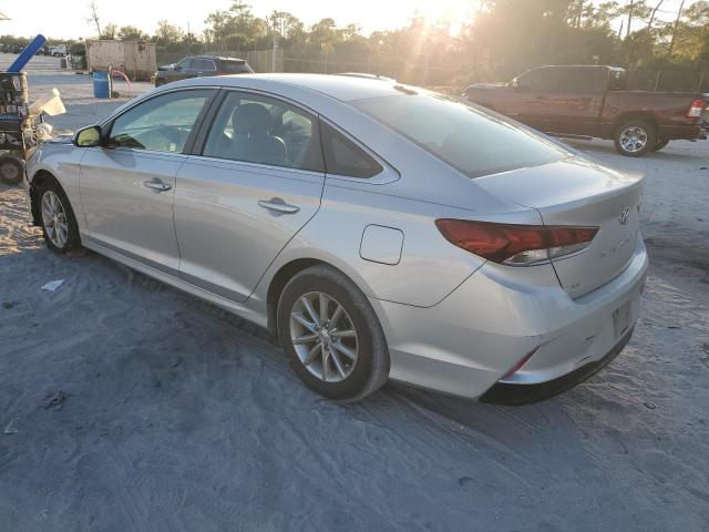 5NPE24AF5JH623175 - 2018 HYUNDAI SONATA SE 银色 照片 2