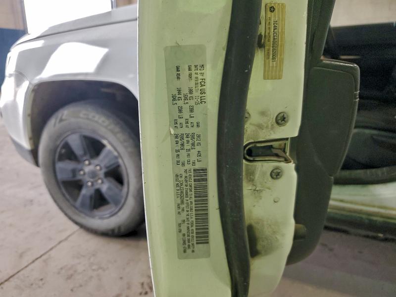 1C4NJCEA0GD620081 - 2016 JEEP COMPASS LATITUDE WHITE photo 13