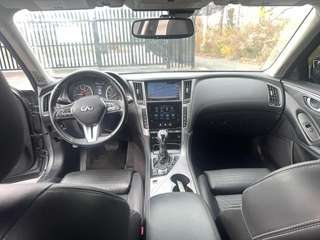 JN1EV7AR3JM432348 - 2018 INFINITI Q50 LUXE GRAY photo 9